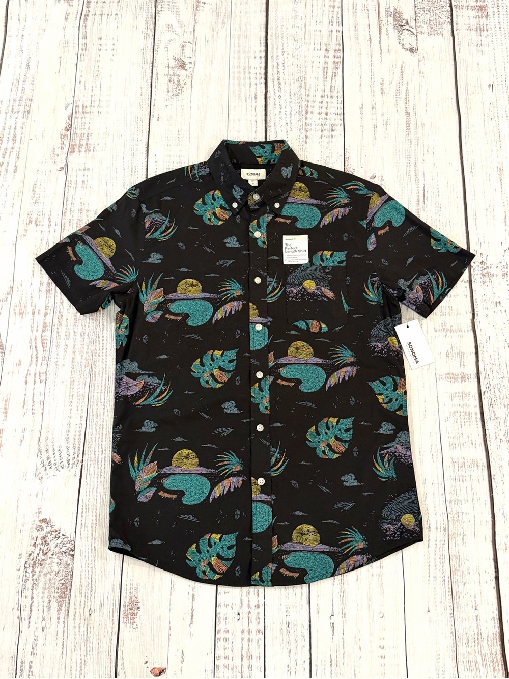 NWT Sonoma Hawaiian Button Up Shirt Men's S. Short Sleeve Palm Sunset 90s Style